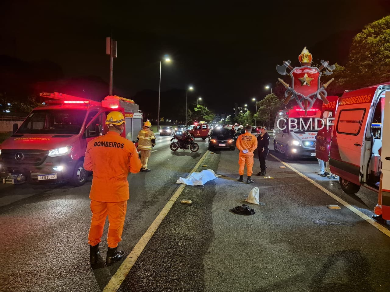 Homem é atropelado, tem parada cardíaca e morre no Eixão Sul